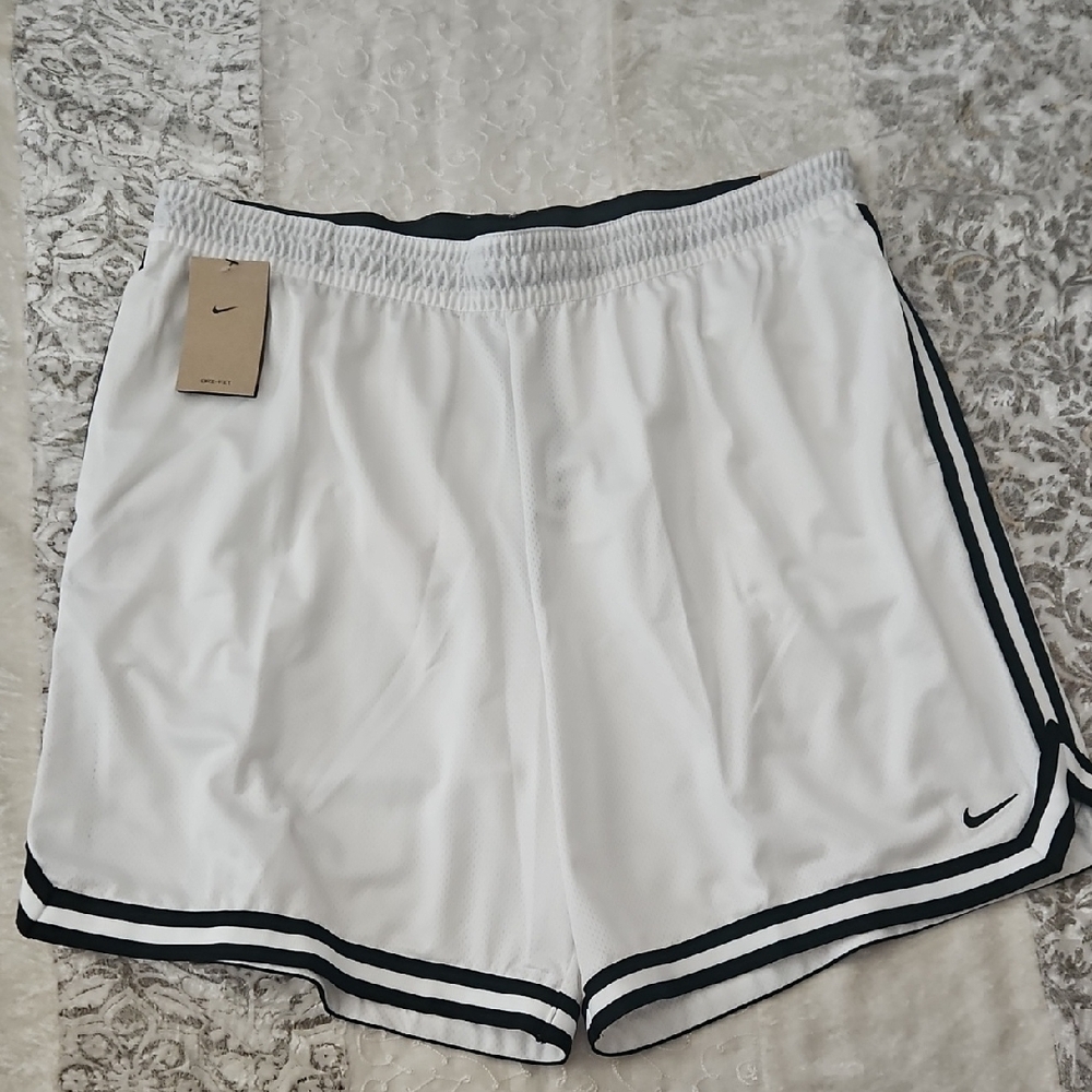 Nike DNA 3XL Men's White and Black Athletic Shorts